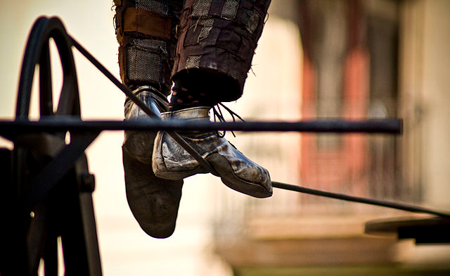Walking the Wire: Mastering the Four Decisions in Microservices Architecture